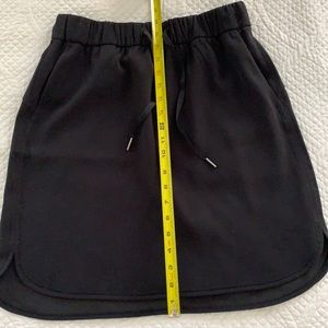Lululemon black skirt